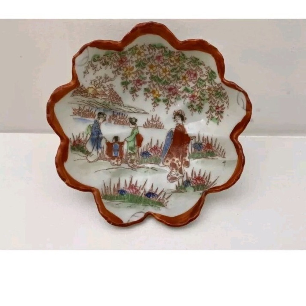 Nippon Hand-Painted Small Bowl Ruffled Edge Scalloped Rim Geisha Florals 5.5"